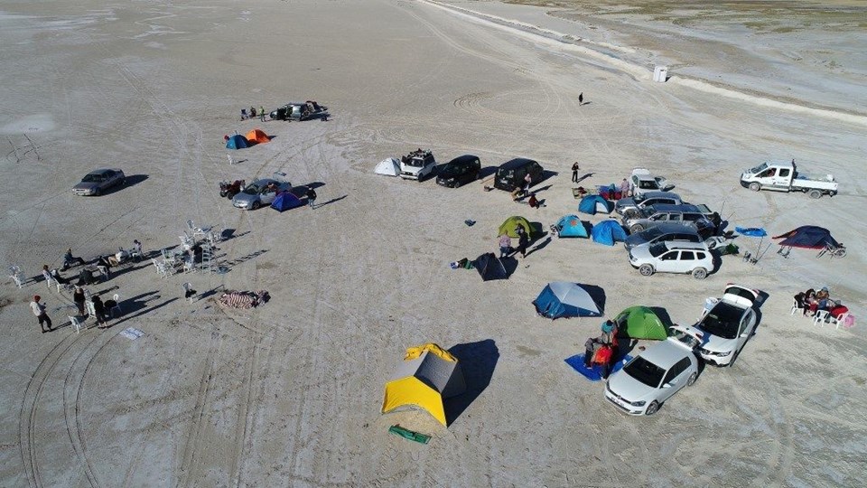 tuz gölü, flamingo, tuz gölü nasıl oluştu, tuz gölü nerede, flamingo kuluçka yerleri, flamingolar nerede