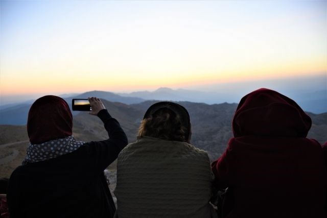 nemrut dağı, nemrut heykelleri, nemrut heykelleri nerede, nemrut dağı milli parkı, güneşin doğuşunun ve batışının en güzel olduğu yerler, adıyaman gezilecek yerler, seyahat, gezi, tatil