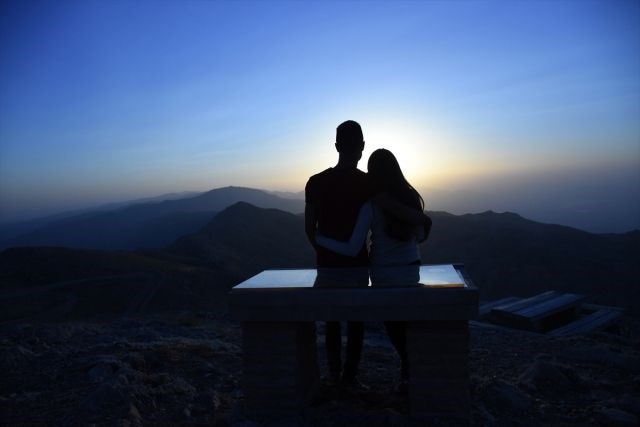 nemrut dağı, nemrut heykelleri, nemrut heykelleri nerede, nemrut dağı milli parkı, güneşin doğuşunun ve batışının en güzel olduğu yerler, adıyaman gezilecek yerler, seyahat, gezi, tatil