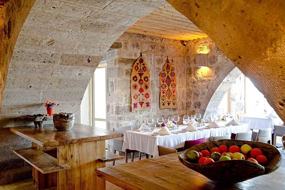 Kapadokya gezilecek yerler, kapadokya'da nerede kalınır, kapadokya alışveriş, Kapadokya müzeler, Kapadokya oteller, Kapadokya restoranlar, Kapadokya şarap, Kapadokya turizm, mağara oteller, uçhisar, Ürgüp