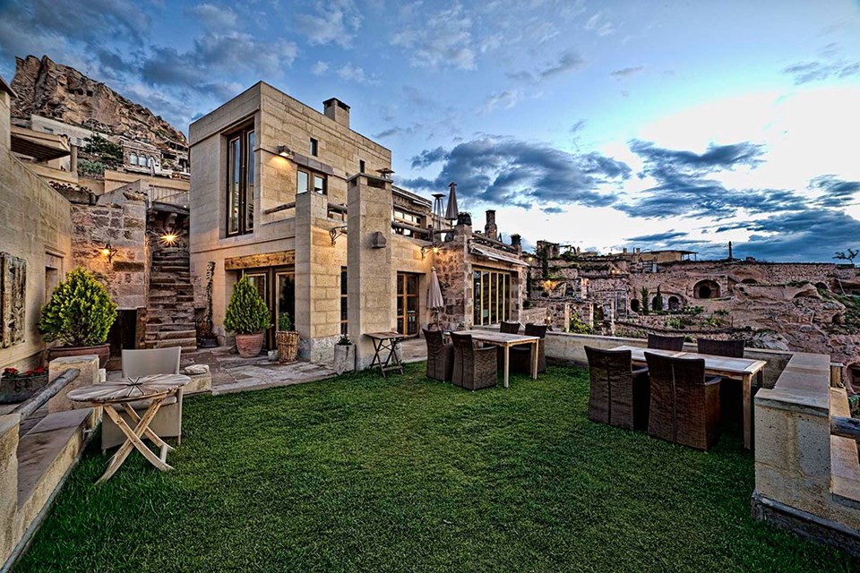 Kapadokya gezilecek yerler, kapadokya'da nerede kalınır, kapadokya alışveriş, Kapadokya müzeler, Kapadokya oteller, Kapadokya restoranlar, Kapadokya şarap, Kapadokya turizm, mağara oteller, uçhisar, Ürgüp