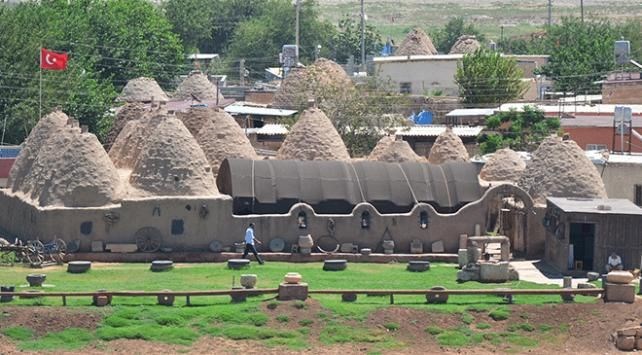 harran, şanlıurfa gezilecek yerler, harran ören yeri, harran nerede, dünyanın en eski yerleşim yerleri, unesco, harran evleri, seyahat, gezi, sanat
