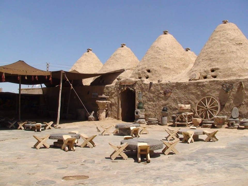 harran, şanlıurfa gezilecek yerler, harran ören yeri, harran nerede, dünyanın en eski yerleşim yerleri, unesco, harran evleri, seyahat, gezi, sanat