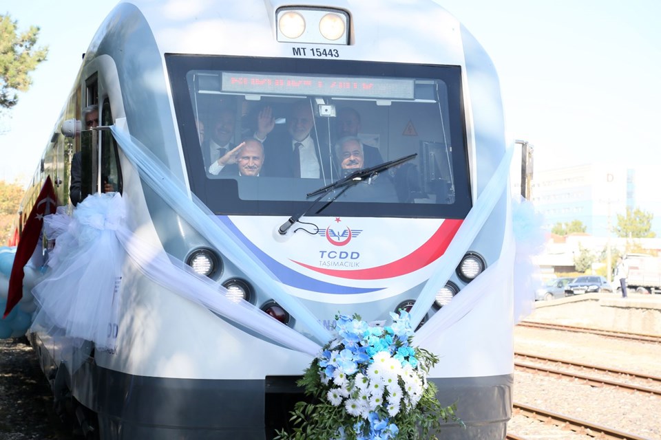 Isparta Ile Izmir Arasi Isleyen Goller Ekspresi Yeniden Raylarda Borsa Uzmanlari Dernegi