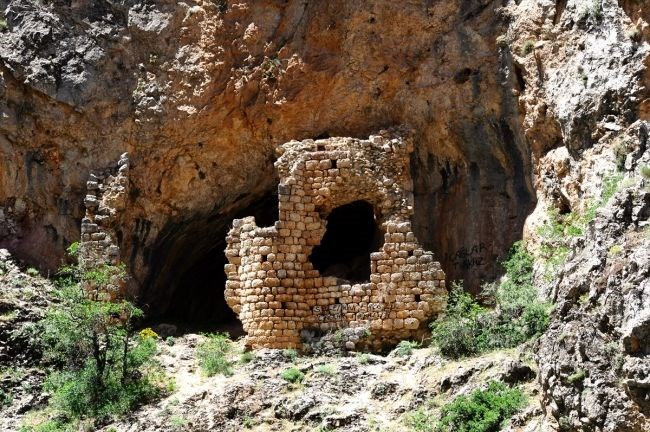 ivriz kaya anıtı, konya gezilecek yerler, konya, dünyanın ilk tarım anıtı