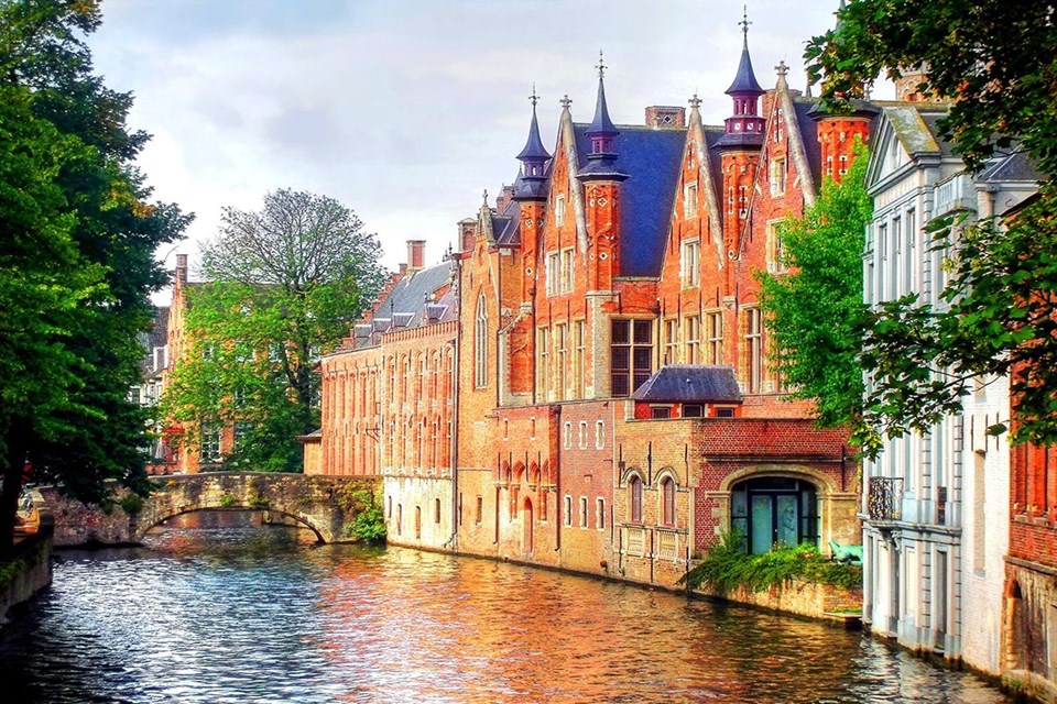 belçika, bruges, brugge, avrupa seyahati, balayı seyahati, balayı tatilleri, sevgiliyle gidilecek yerler, romantik tatil, romantik tatil destinasyonları, seyahat, sonbahar tatilleri, brugge gezilecek yerler, brugge rehberi, brugge gezi rehberi