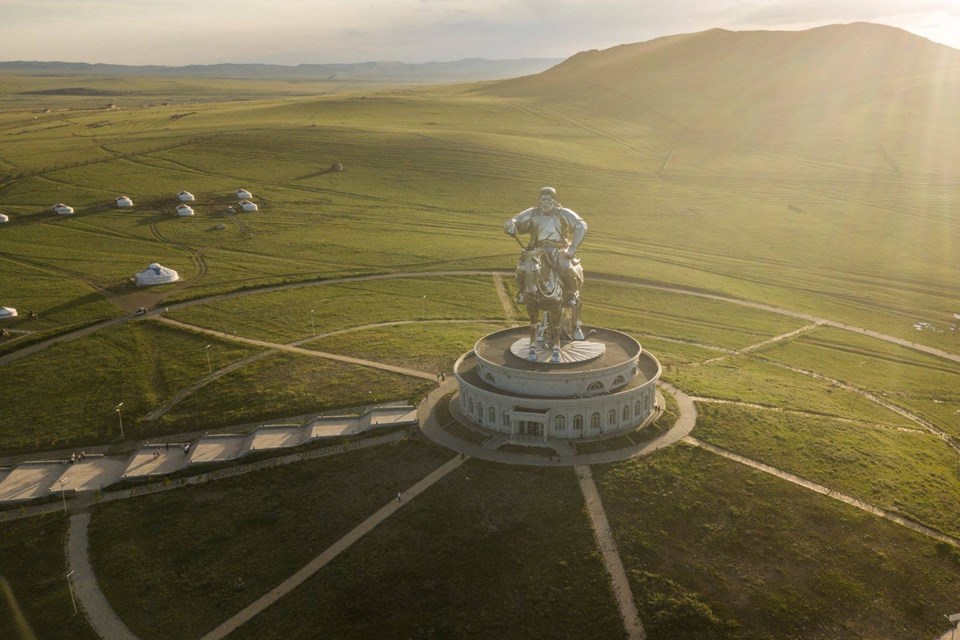 cengiz han, moğolistan, atlı heykel, cengiz han heykeli, moğolistan gezilecek yerler