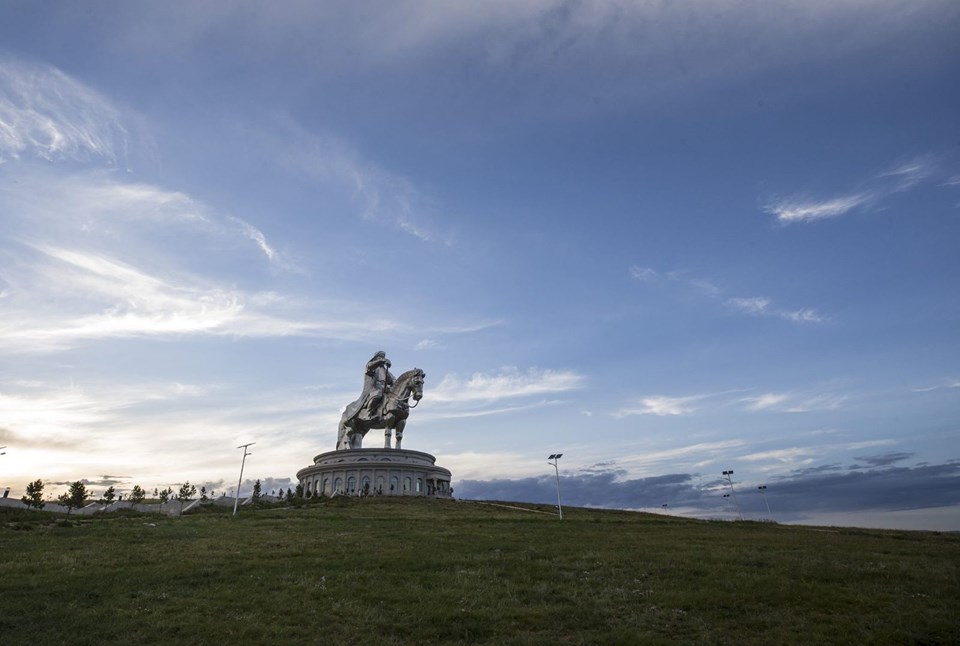 cengiz han, moğolistan, atlı heykel, cengiz han heykeli, moğolistan gezilecek yerler
