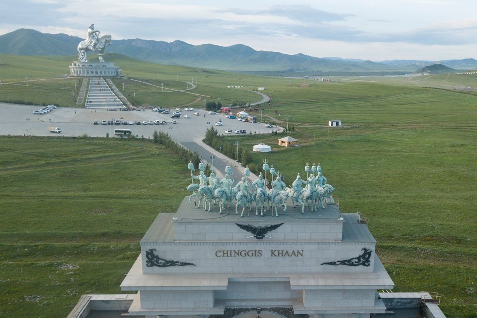 cengiz han, moğolistan, atlı heykel, cengiz han heykeli, moğolistan gezilecek yerler