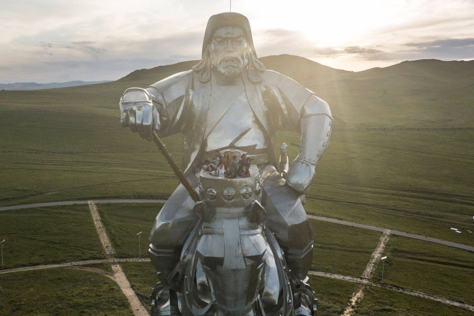 cengiz han, moğolistan, atlı heykel, cengiz han heykeli, moğolistan gezilecek yerler