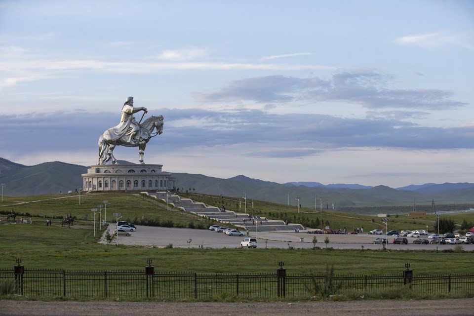cengiz han, moğolistan, atlı heykel, cengiz han heykeli, moğolistan gezilecek yerler