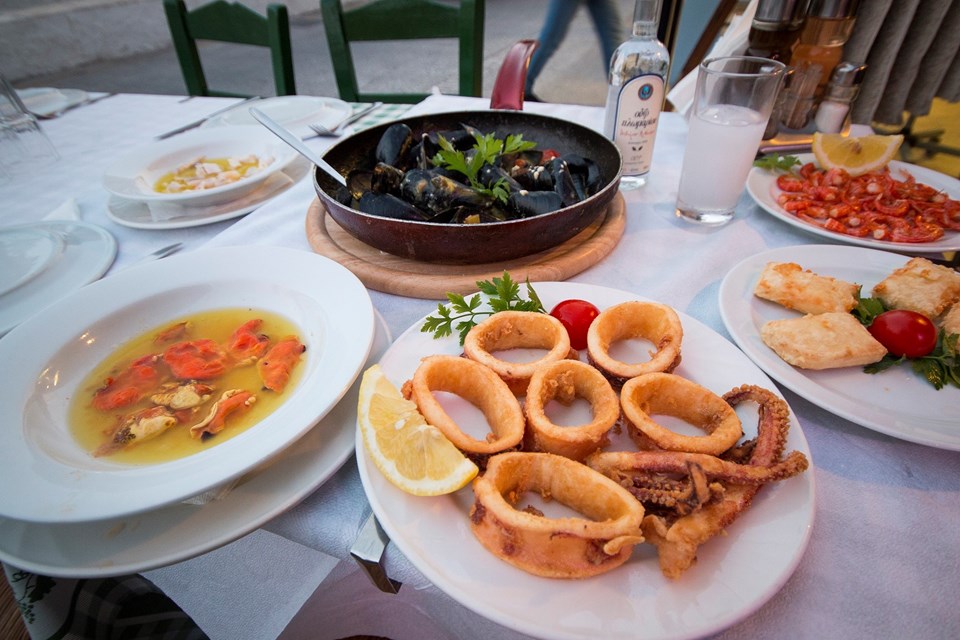 Yunan adalarını aratmayan lezzetler bu yaz Mano’s D Maris Bay’de