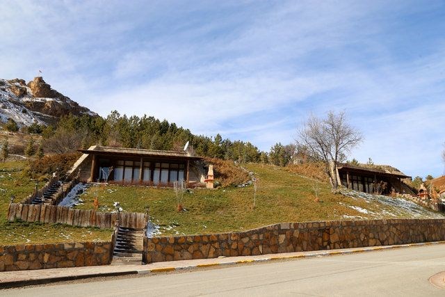 sivas gezilecek yerler, sivas otelleri, sivas konaklama, hobbit köyü, sivas hobbit köyü, paşabahçe piknik ve mesire alanı