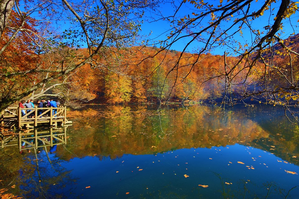 yedigöller, sonbahar rotaları, yedigöller fotoğrafları, yedigöller ulaşım, yedigöller bungalov evler, yedigöllerin isimleri, sonbaharda gidilecek yerler
