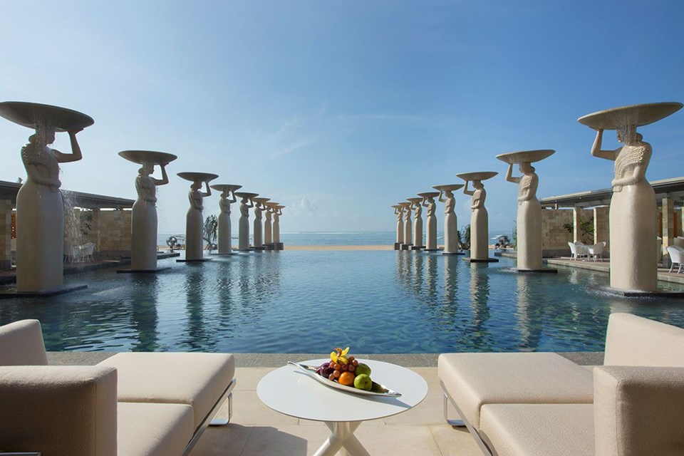 sonsuzluk havuzu, infinity pool, manzaralı havuzlar, otel havuzları, havuz, seyahat, bodrum, isviçre, tanzanya, serengeti