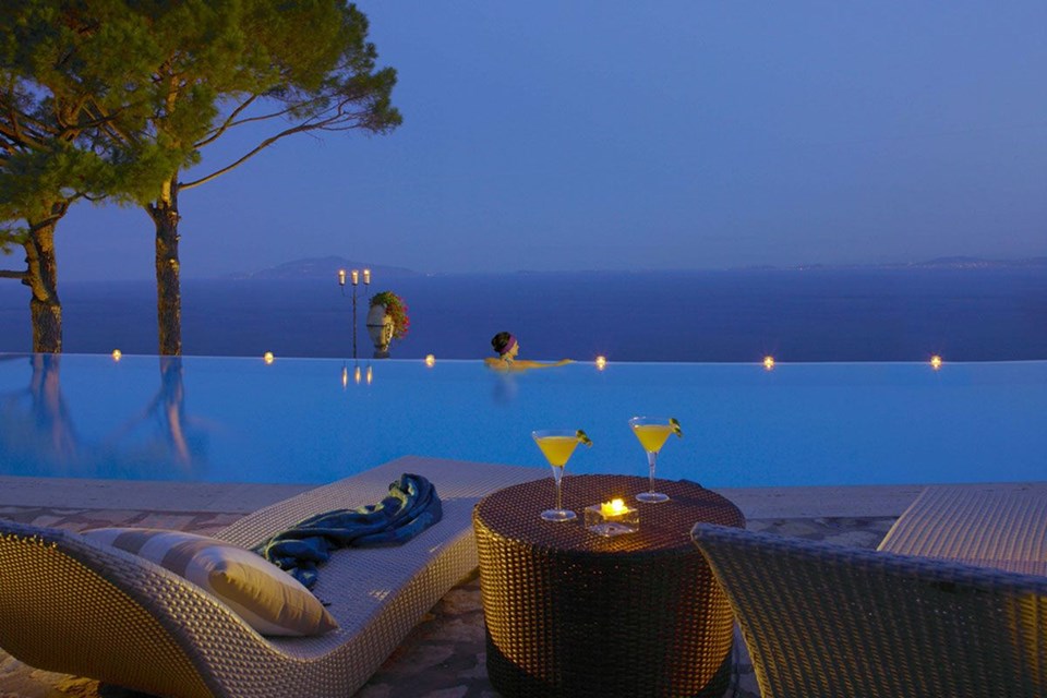 sonsuzluk havuzu, infinity pool, manzaralı havuzlar, otel havuzları, havuz, seyahat, bodrum, isviçre, tanzanya, serengeti