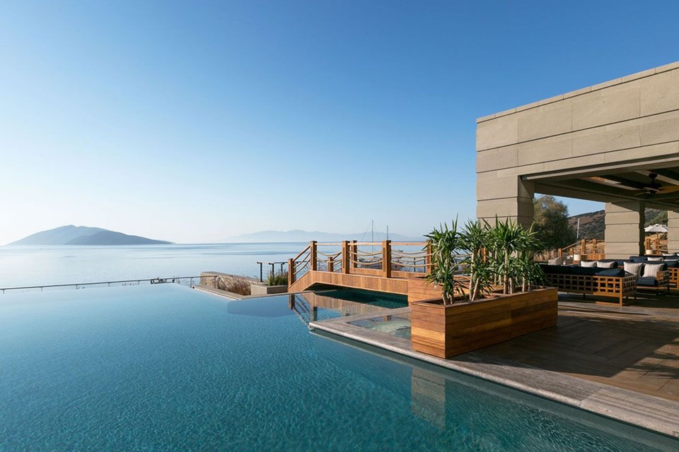 sonsuzluk havuzu, infinity pool, manzaralı havuzlar, otel havuzları, havuz, seyahat, bodrum, isviçre, tanzanya, serengeti