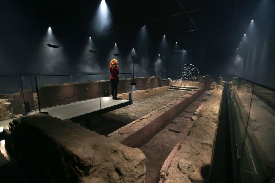 9- MITHRAEUM (İNGİLTERE)