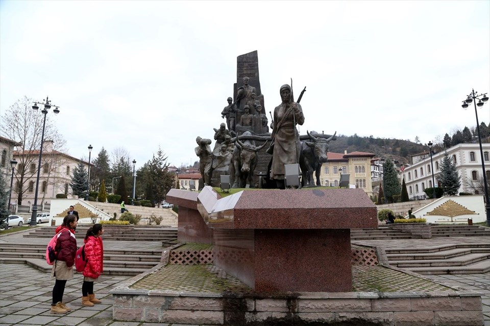 istiklal yolu, şerife bacı, kastamonu kurtuluş savaşı, kahraman turk kadını