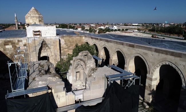 ribat-i mahi, kervansaray, türkiye'deki kervansaraylar, sultanhanı, alaaddin keykubat, anadolu kervansarayları