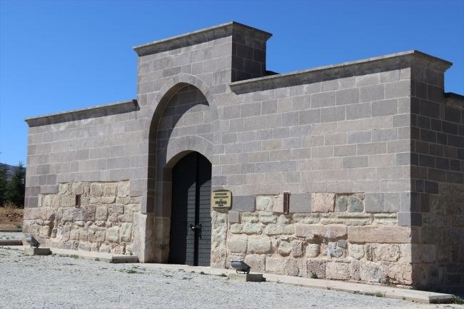 ribat-i mahi, kervansaray, türkiye'deki kervansaraylar, sultanhanı, alaaddin keykubat, anadolu kervansarayları