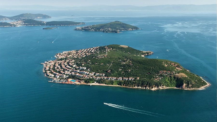 ADALARDA GEZMENİN TAM ZAMANI