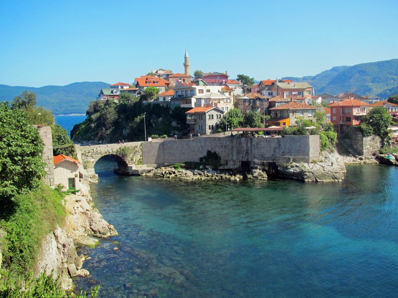 DOĞAYLA İÇ İÇE BİR KASABA: AMASRA