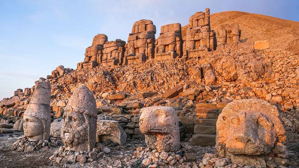 TANRILARIN MEKANI NEMRUT
