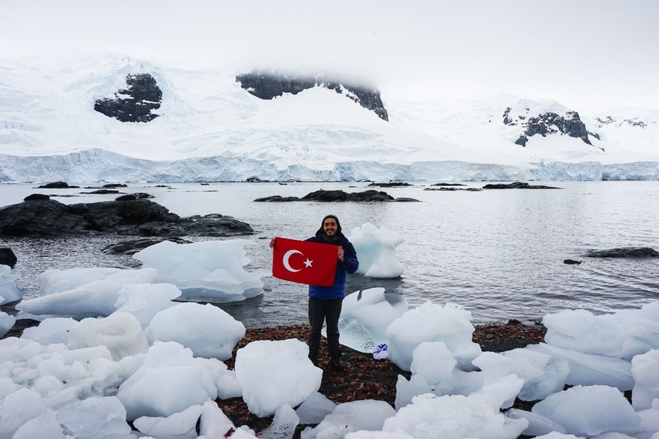 barkın özdemir, dünya turu, gezgin, türk gezginler, antarktika, antarktika gezisi, kitlesel fonlama
