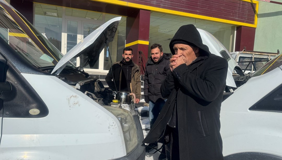 Bu ilde resmen hayat durdu: "55 yaşındayım böyle soğuk görmedim, araçlar bile çalışmıyor"