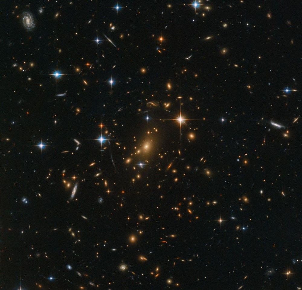 Hubble'dan 'Satürn' paylaşımı - 5