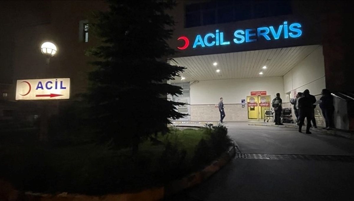 Ardahan'da gıda zehirlenmesi: 25 lise öğrencisi hastaneye başvurdu