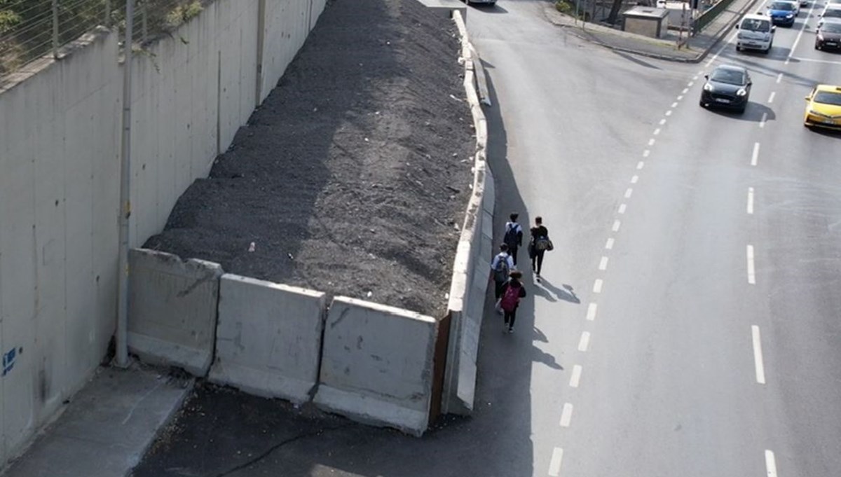 Maltepe’de istinat duvarına kumlu önlem (Yayalar yoldan yürümek zorunda kaldı)