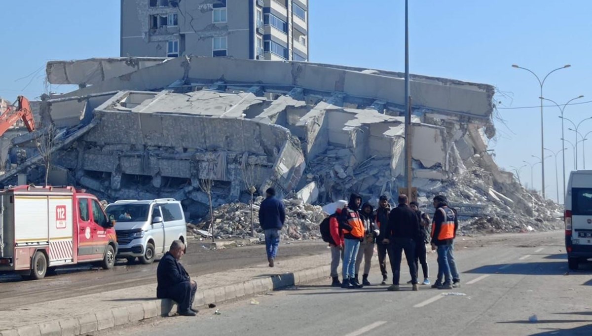 Kahramanmaraş'ta 42 kişinin can verdiği sitenin yıkılma sebebi 3'üncü raporla ortaya çıktı Kahramanmaraş'ta 42 kişinin can verdiği sitenin yıkılma sebebi 3'üncü raporla ortaya çıktı
