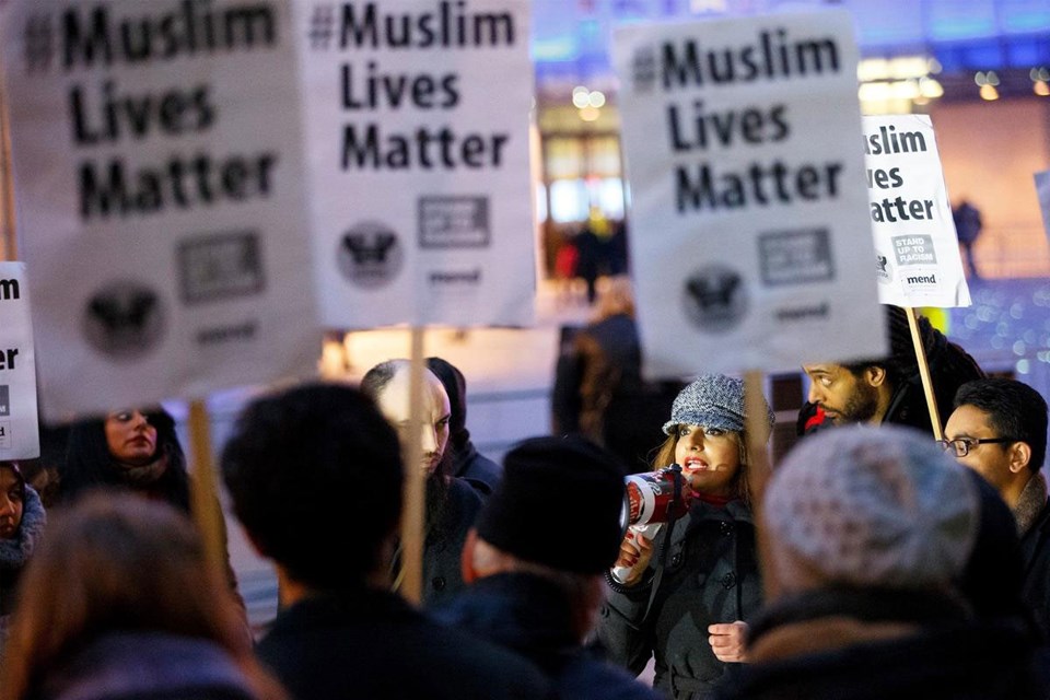 ABD'de öldürülen 3 Müslüman genç için BBC'nin önünde protesto - 3