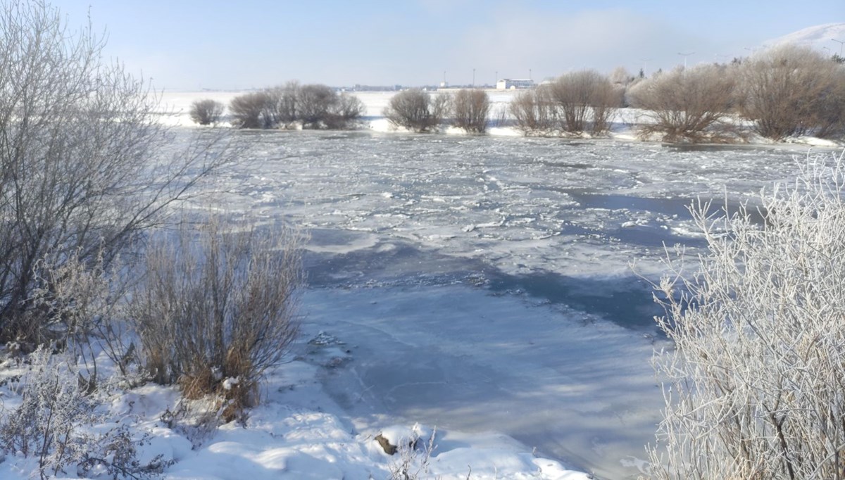 Göle, en soğuk geceyi yaşadı: Eksi 32,3 Göle, en soğuk geceyi yaşadı: Eksi 32,3
