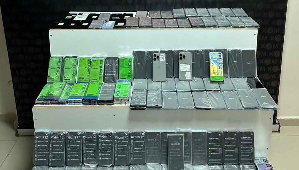 Van'da 178 kaçak cep telefonu ele geçirildi