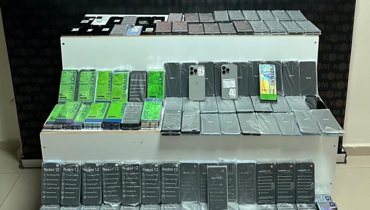 Van'da 178 kaçak cep telefonu ele geçirildi Van'da 178 kaçak cep telefonu ele geçirildi