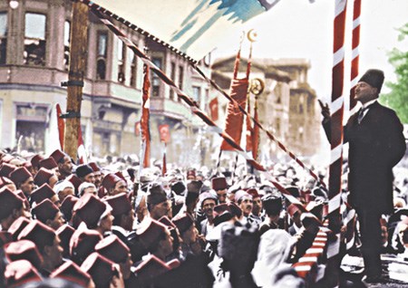 genelkurmay dan renkli ataturk