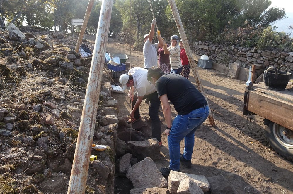 Aigai Antik Kenti kazısında Demeter heykelcikleri bulundu - 1