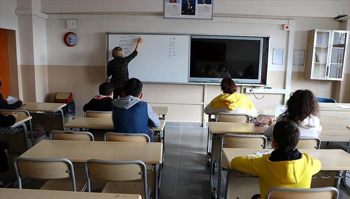Kütahya'da bugün okullar tatil mi? 25 Nisan'da Kütahya Simav'da okullar tatil mi edildi? Kütahya'da bugün okullar tatil mi? 25 Nisan'da Kütahya Simav'da okullar tatil mi edildi?
