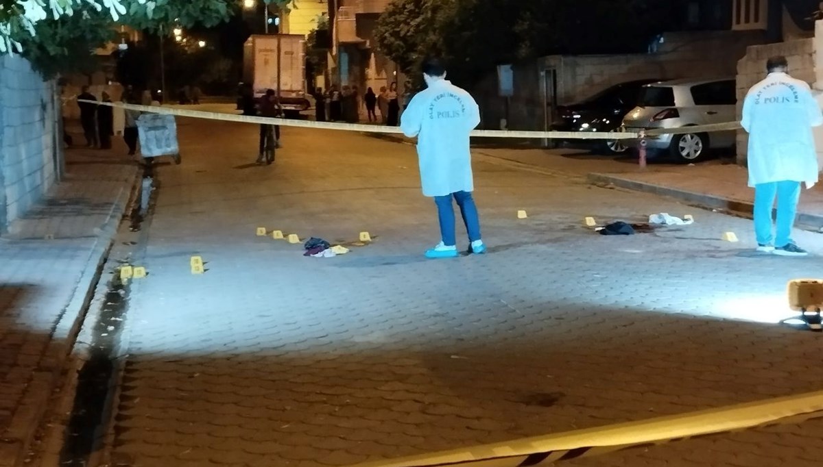 Eşini öldürüp intihara kalkışan koca, 5 gün sonra hayatını kaybetti Eşini öldürüp intihara kalkışan koca, 5 gün sonra hayatını kaybetti