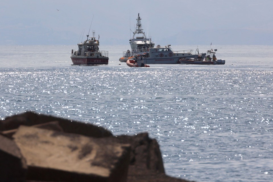 İtalya'da 22 turisti taşıyan yelkenli battı: Bir kişi öldü, altısı kayıp - 1
