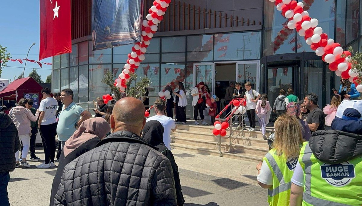Deprem Tekirdağ'da da hissedildi! Çocuklar 23 Nisan kutlamalarında yakalandı