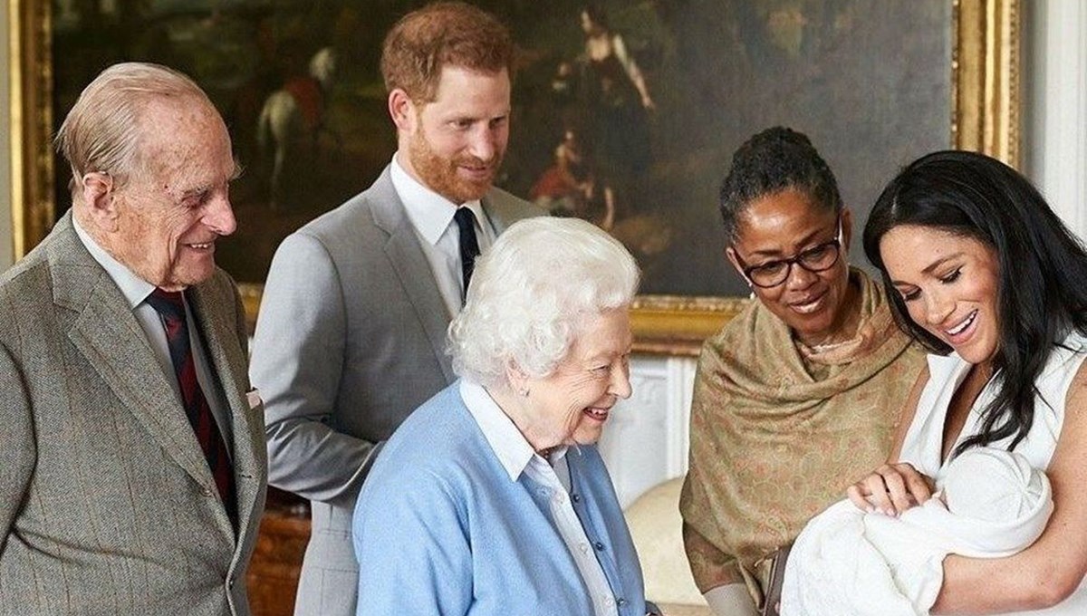 Kraliyet yazarından Meghan Markle ve Prens Harry'nin Kraliçe Elizabeth ilişkisi yorumu