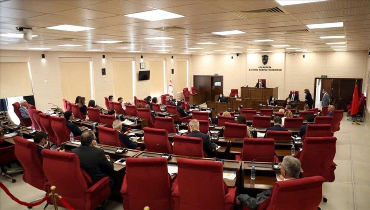 KKTC'de koalisyon göreve başlamadan dağıldı