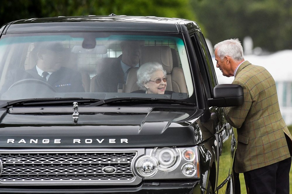 Sağlık sorunları nedeniyle açılışa katılamayan Kraliçe Elizabeth halkın karşısında - 7