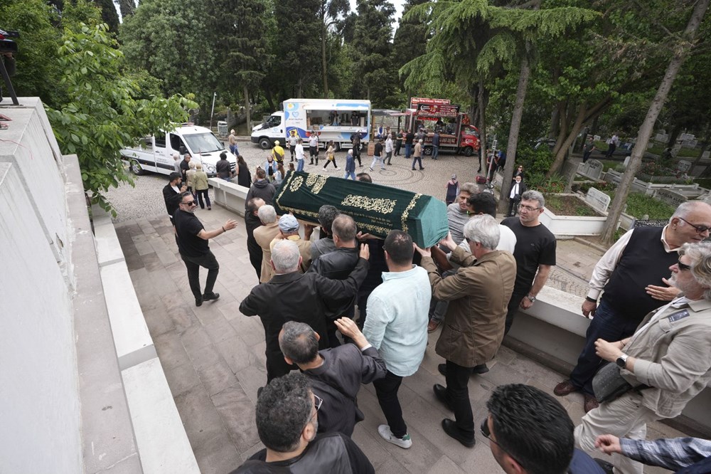 Usta müzisyen İlhan Şeşen'e veda: Cenazesi asansörde mahsur kaldı - 11
