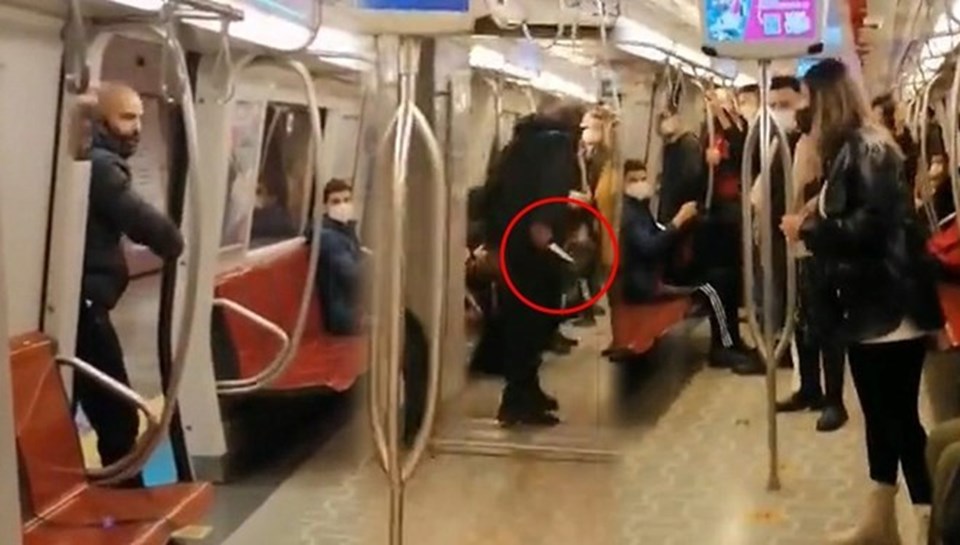 Metroda kadın yolculara bıçak çeken Emrah Yılmaz'ın yeni görüntülerine ulaşıldı - 1