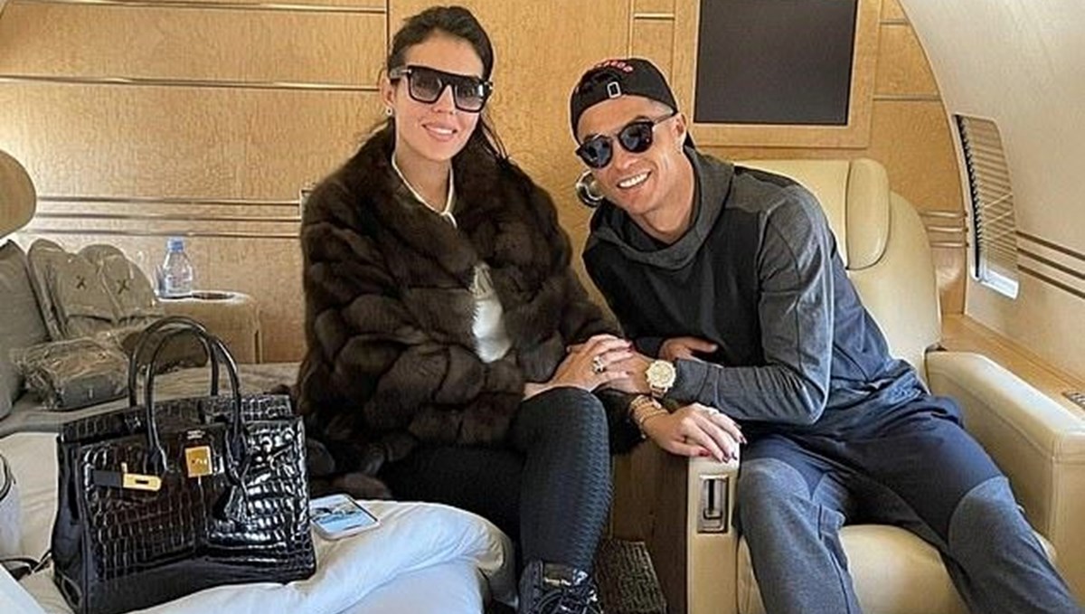 Cristiano Ronaldo ile Georgina Rodriguez özel jetle akşam yemeğine gitti